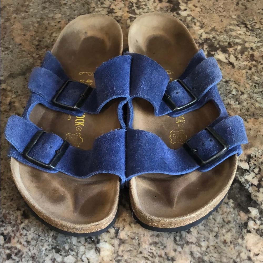 Navy blue suede Birkenstock’s